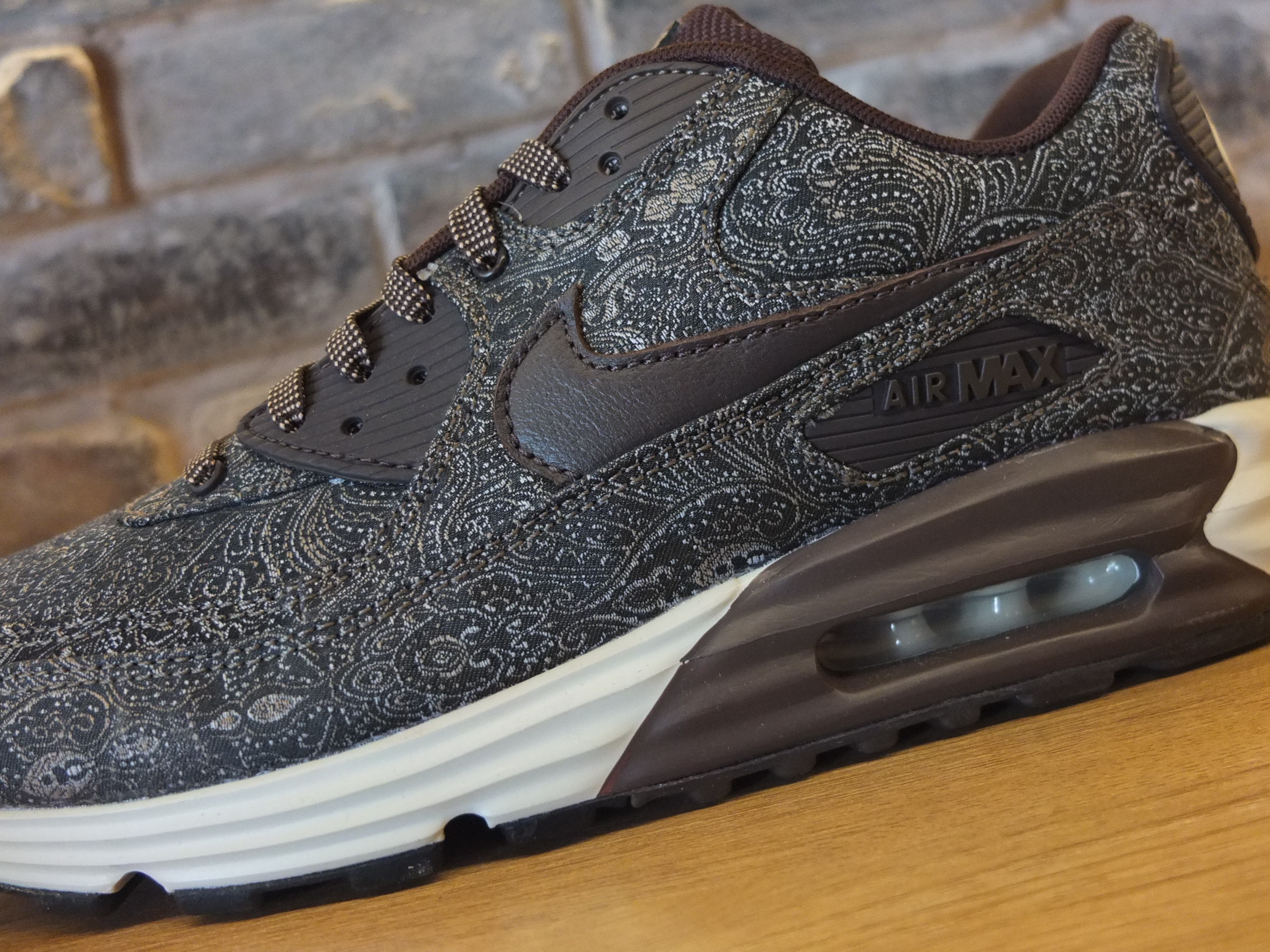 air max lunar 9 suit and tie