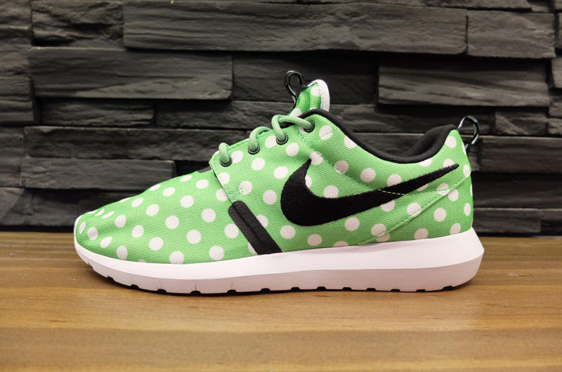 nike roshe polka dot