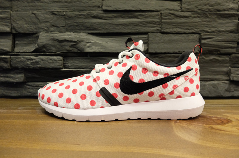 nike roshe polka dot red