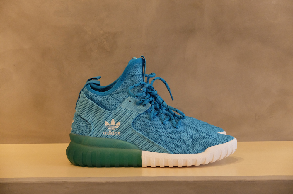 sm aura adidas